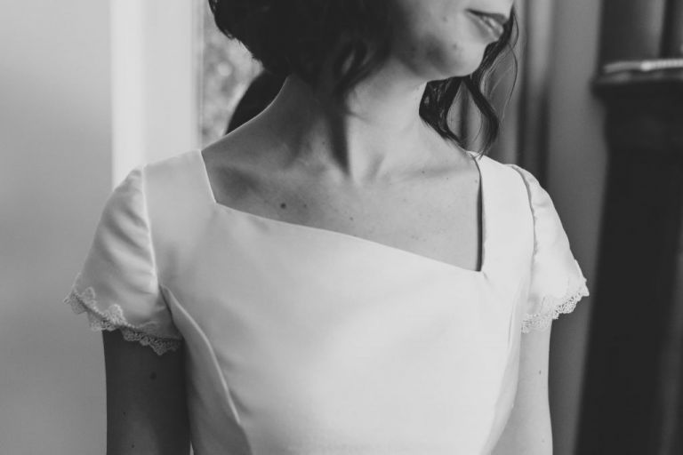 Robe de mariée asymetrique